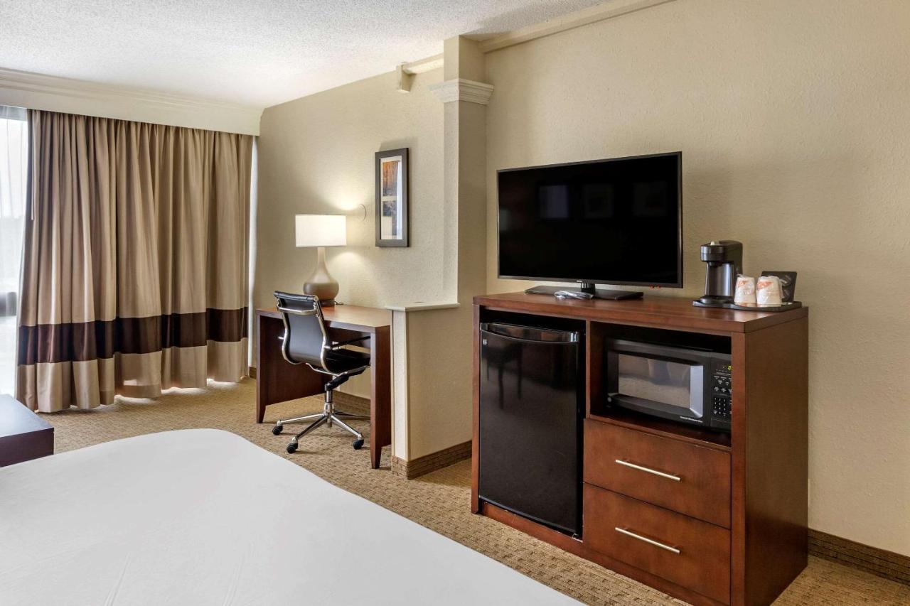 Comfort Inn & Suites Near Danville Mall Kültér fotó