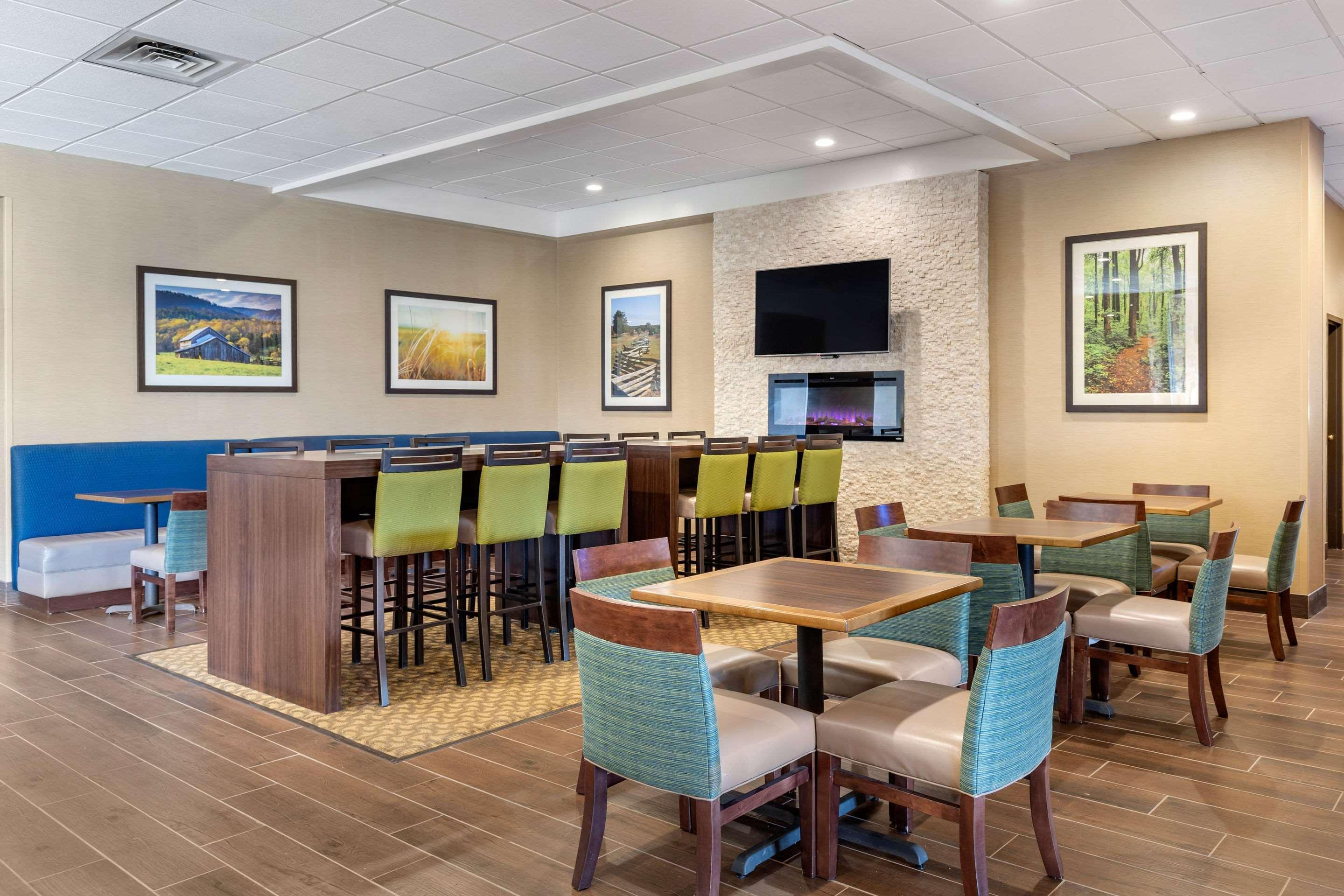 Comfort Inn & Suites Near Danville Mall Kültér fotó