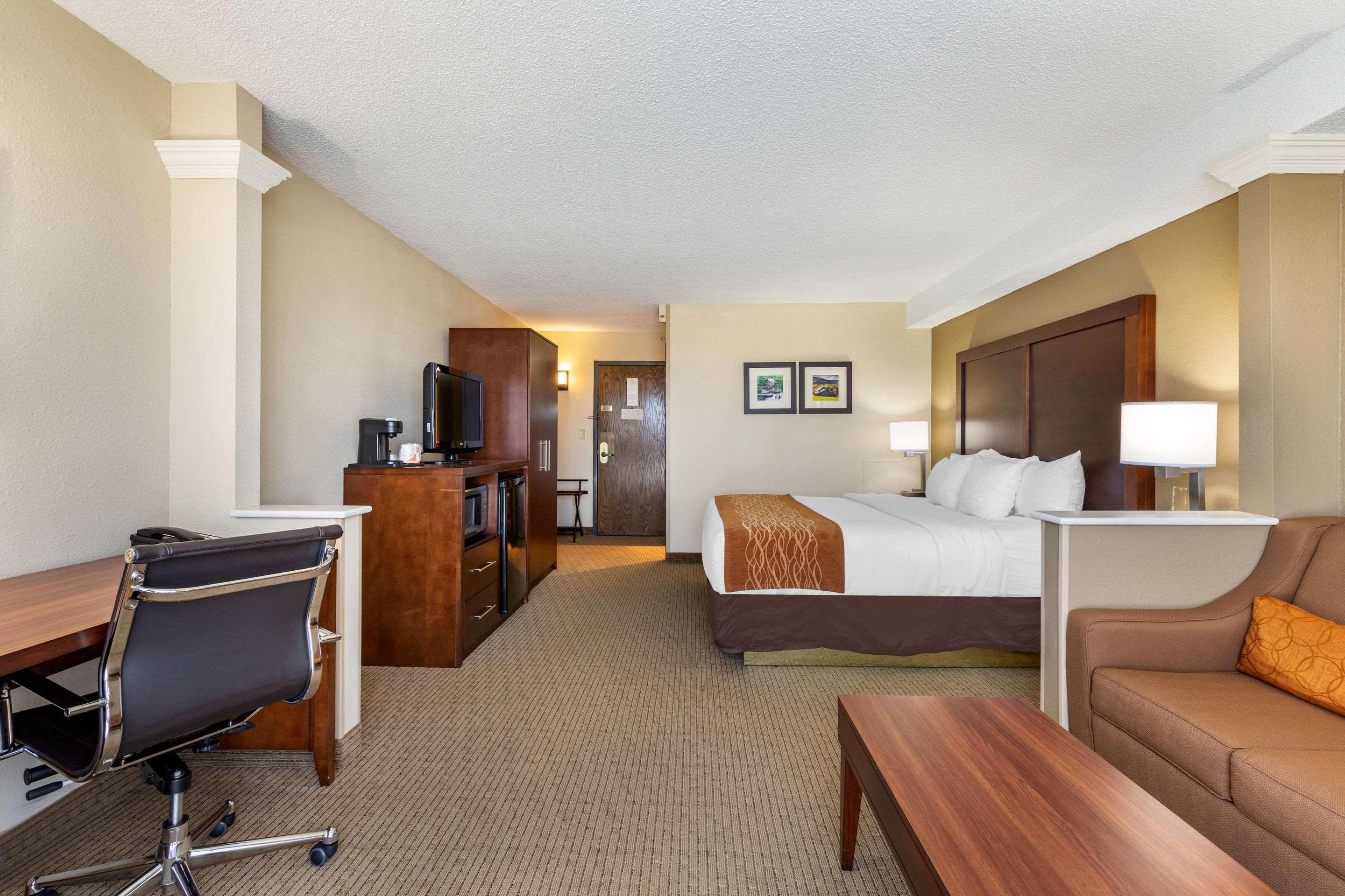 Comfort Inn & Suites Near Danville Mall Kültér fotó