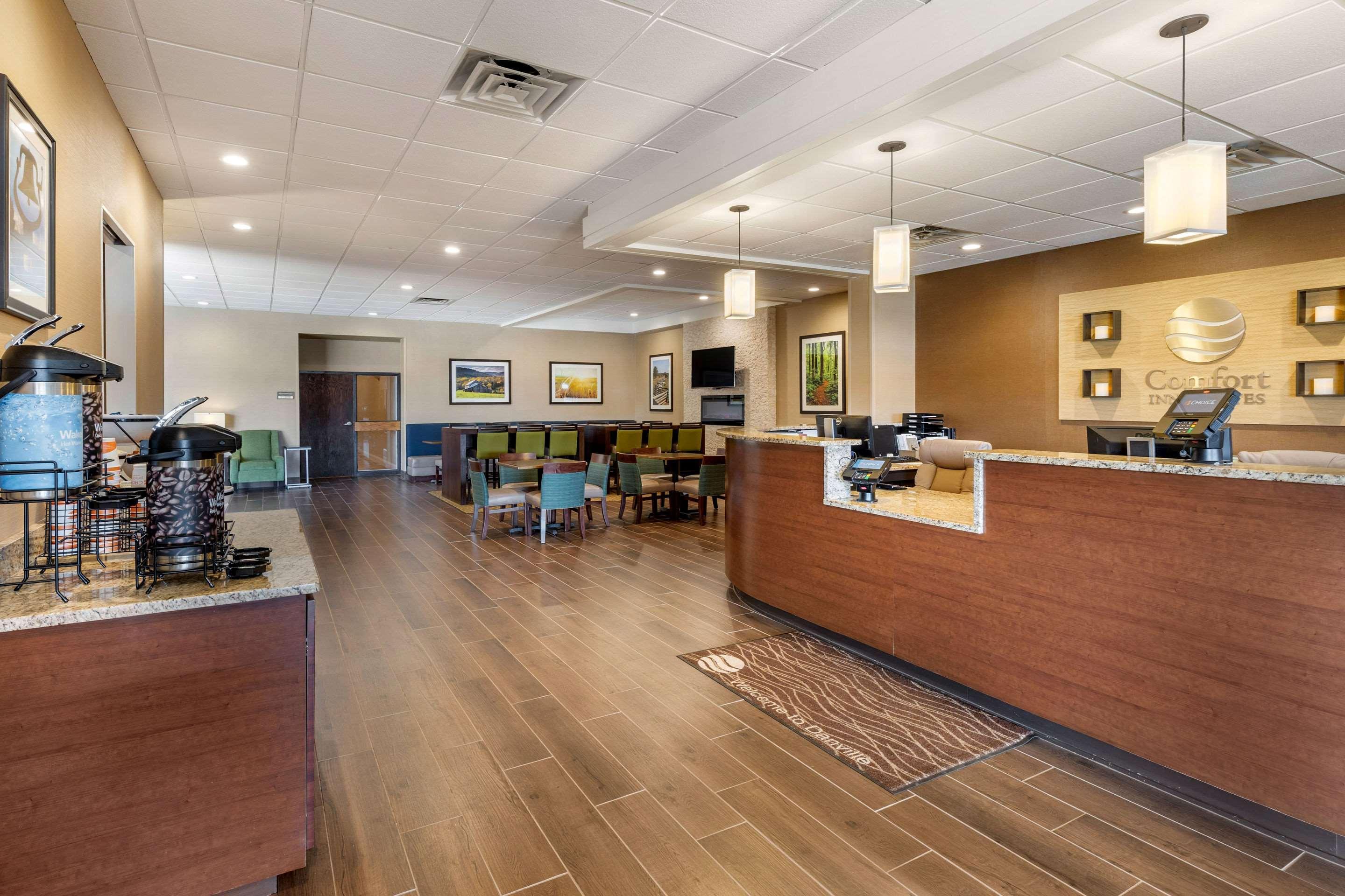 Comfort Inn & Suites Near Danville Mall Kültér fotó